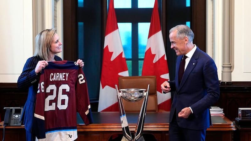 Montreal Victoire keep celebrations going with Carney visit