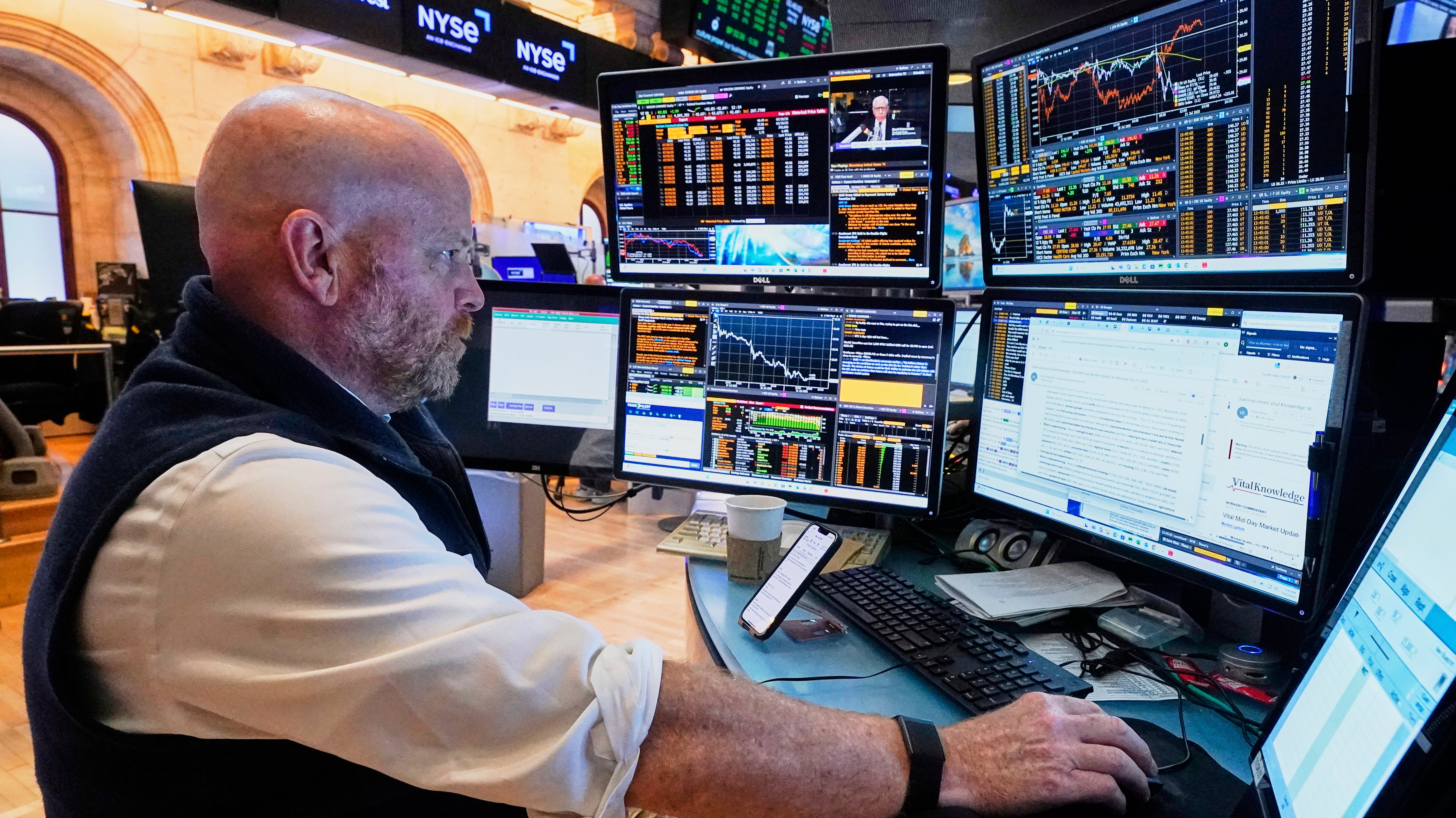 How Many Jobs are Available in Consumer Electronics/Video Chains: Top Insights