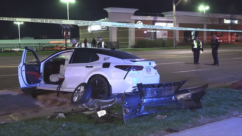 2 critically injured in Scarborough crash along Lawrence Avenue East