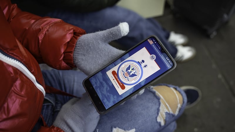 Trump administration to re-terminate legal status of migrants who used Biden-era app