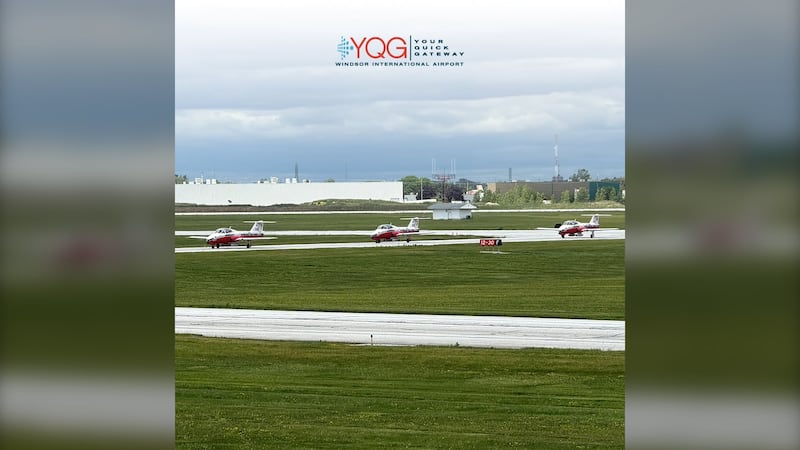 Canada’s Snowbirds spotted in Windsor
