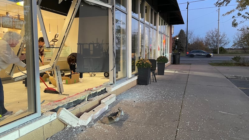 3 injured, including child after vehicle drives through Stittsville bakery