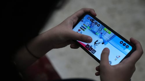 Child advocates call for online harms bill covering AI chatbots, gaming