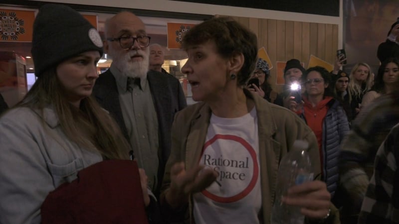 Controversial former Calgary professor arrested for trespassing in Lethbridge