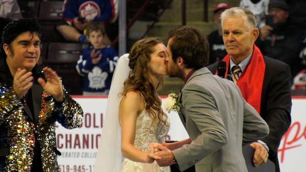 Chatham, Ont., couple ties the knot at centre ice during Windsor Spitfires game