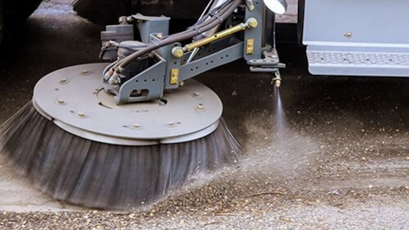 Pedestrian dies after being hit by street sweeper on Montreal’s South Shore