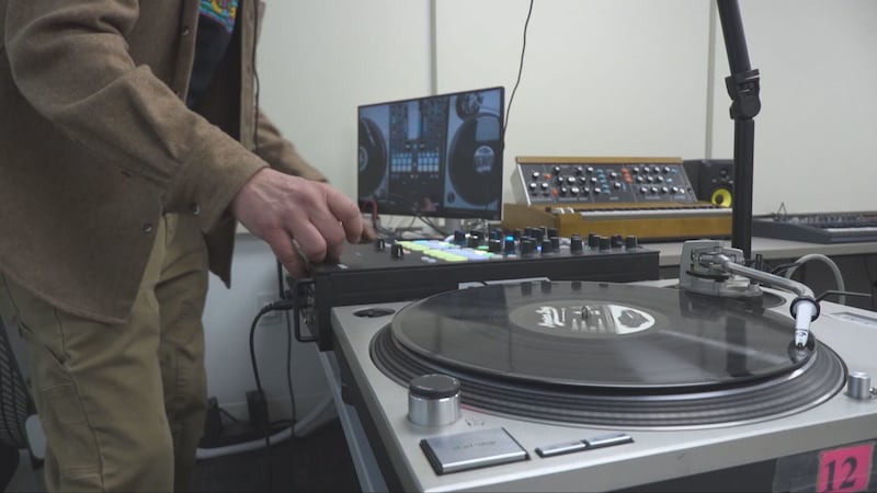 Concordia University course puts students behind the decks to learn art and history of DJing