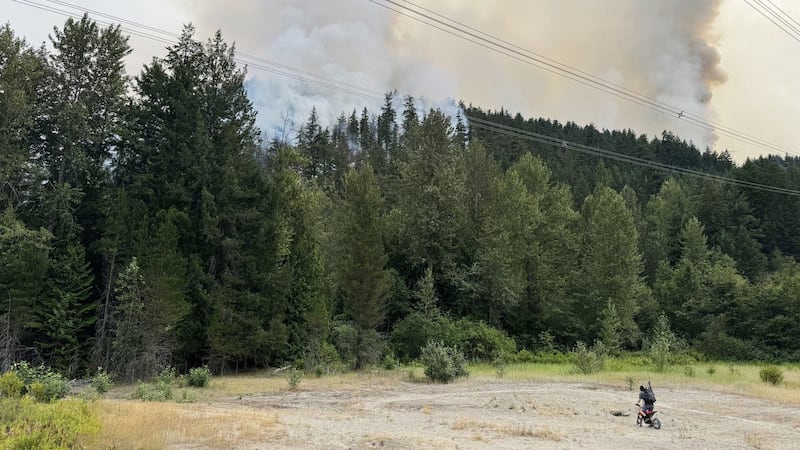 Nervous times in Pemberton, B.C., as residents watch fire fight from their backyards