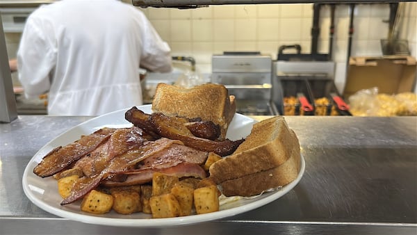 Thousands of restaurants in Canada could close in 2026, says new study