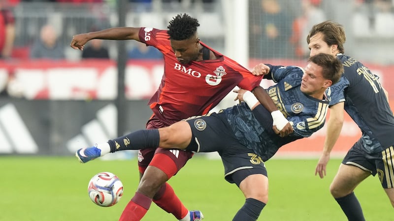 Goalkeeper Gavran scores late, earns Toronto FC 3-3 draw against Philadelphia Union