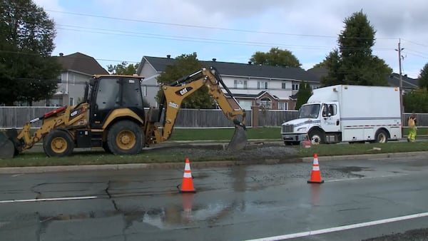 Water main break in Orléans prompts calls for new roadways