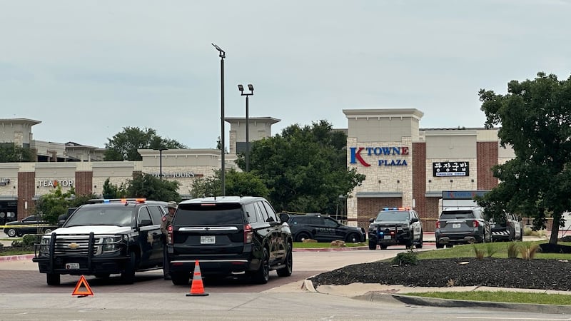 2 killed and 3 injured in shootings near a shopping mall north of Dallas, police say