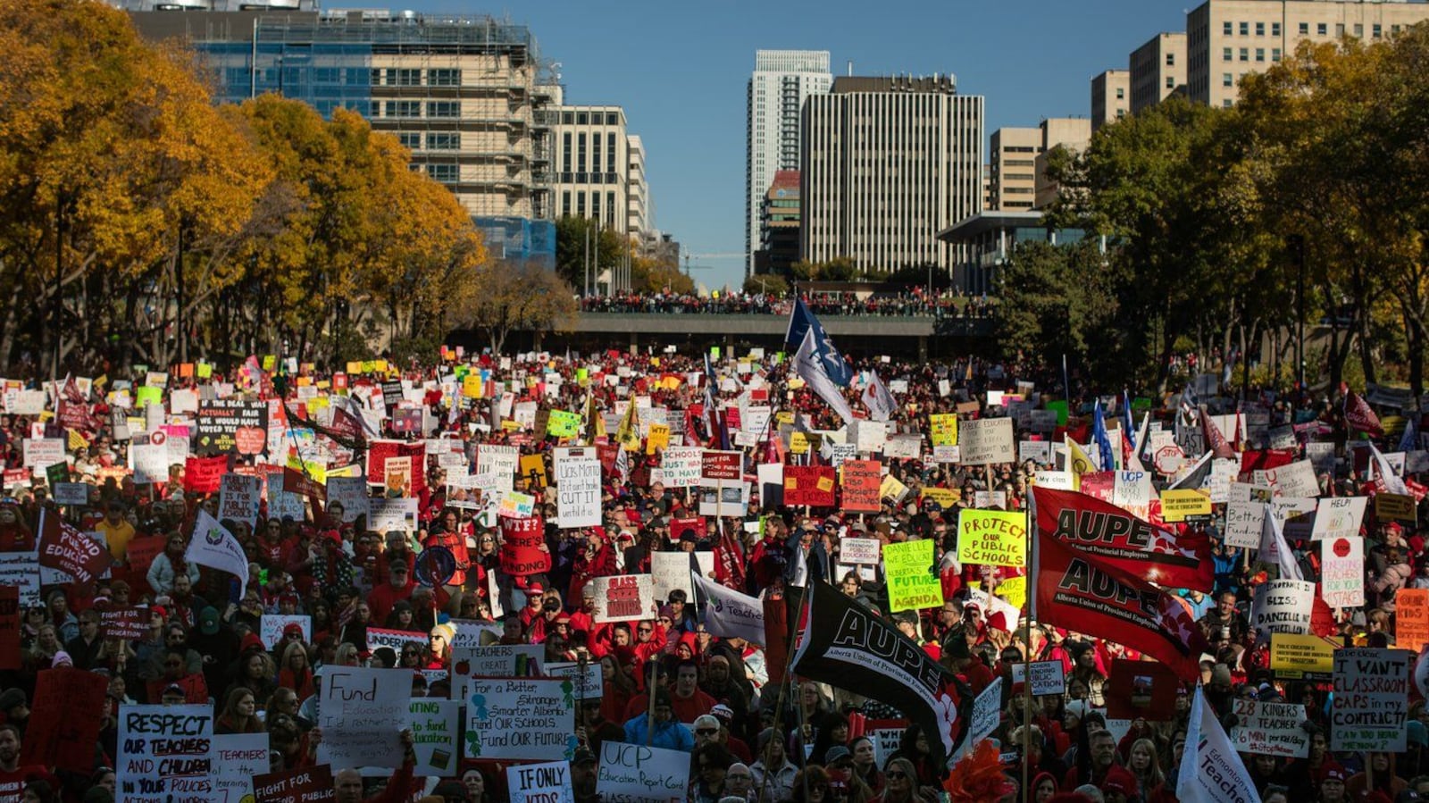 Alberta teacher strike: 750K kids go 3 weeks of no school