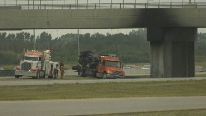 Saskatoon man killed after truck collides with overpass