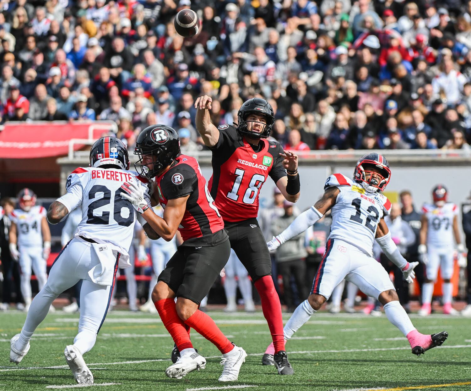 In Pictures: Ottawa RedBlacks vs. Montreal Alouettes – CTVNews