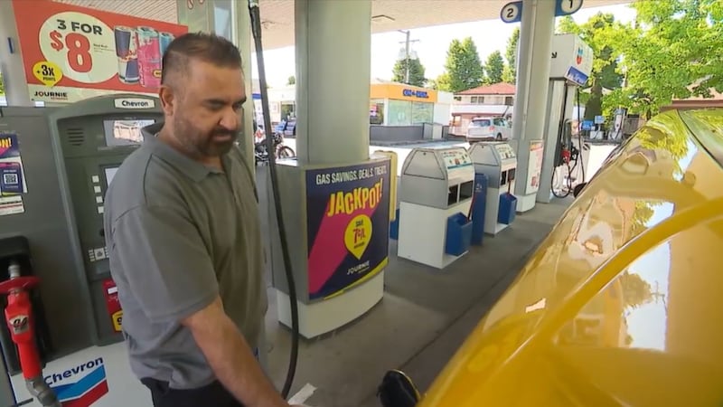 ‘A little bit of good news’: Gas prices are falling across Canada. But will it last?