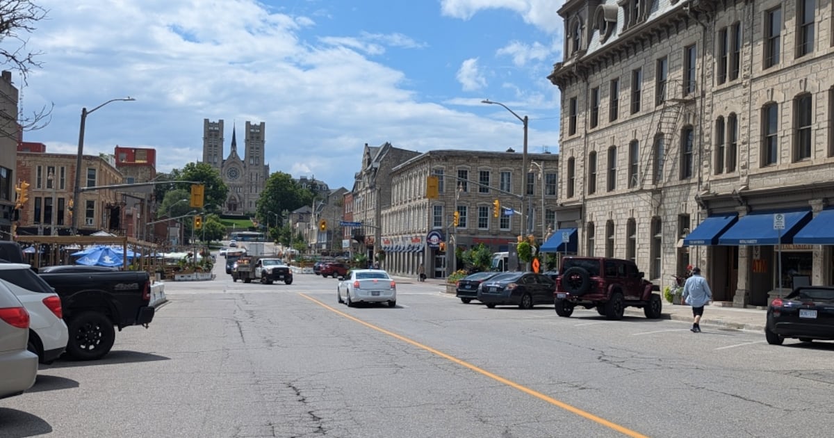 Knife pulled on employee at Guelph store