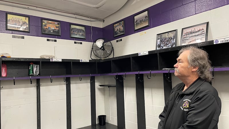 Winnipeg hockey executive says city locked him out of office for speaking out on arena conditions