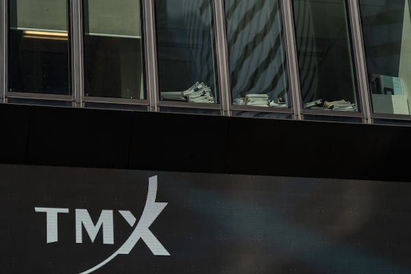 S&P/TSX ends slightly higher, U.S. markets also close in positive territory