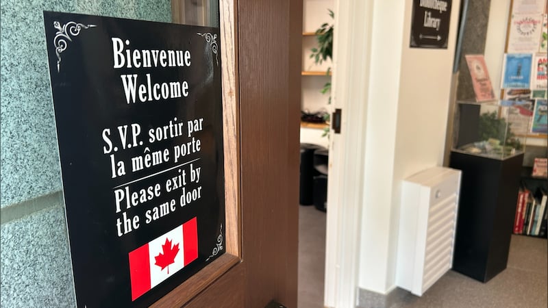 Library on Quebec-Vermont border opens new Canadian entrance