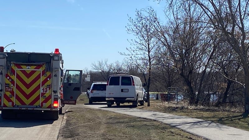 Body pulled from river along Spadina Crescent East