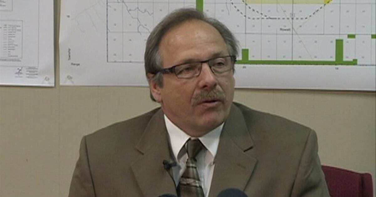 Former deputy reeve takes stand in his own defence