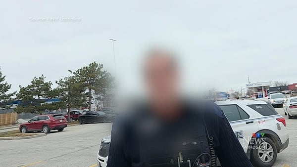 EXCLUSIVE: Windsor, Ont. police conducting ‘review’ after video appears to show officer swiping phone out of man’s hands