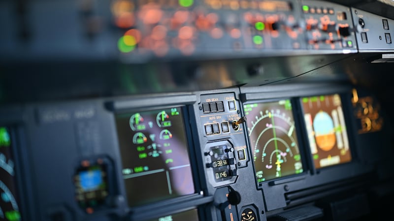 Plane makes emergency landing in Fergus, Ont.