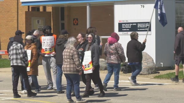 Strike at 15 Wing Moose Jaw enters second week as workers continue picketing