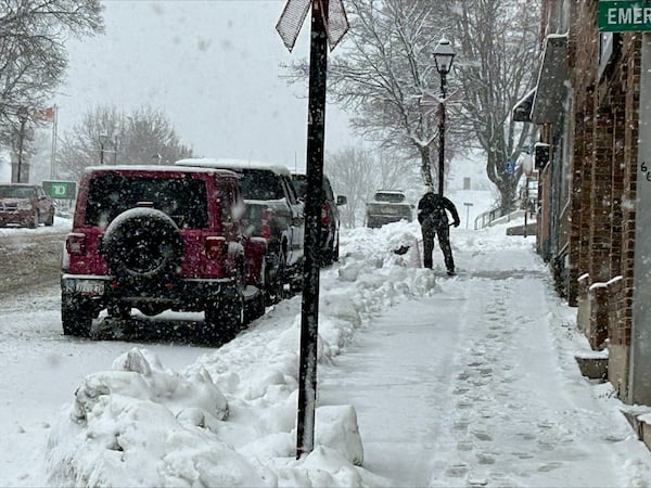 Windy start to the weekend, with snowy and icy weather to finish