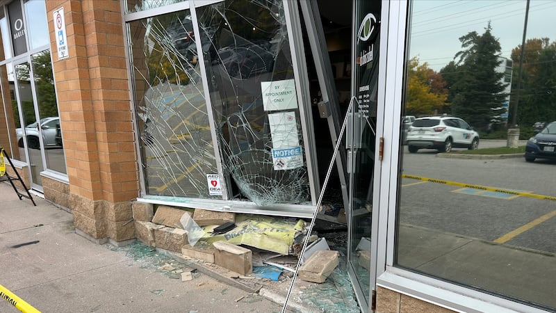 Driver causes significant damage after crashing into Barrie optometrist office