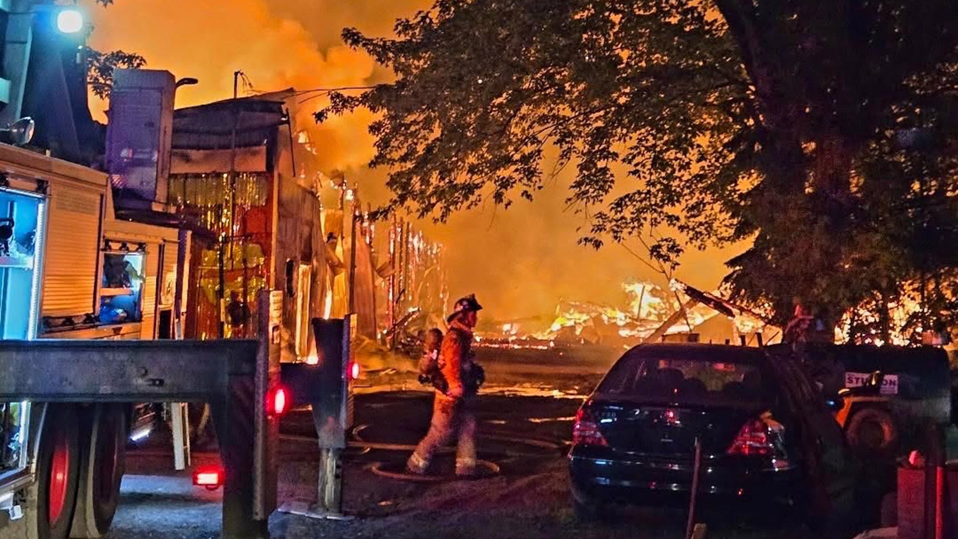 Horse, several chickens killed in barn fire south of Metcalife