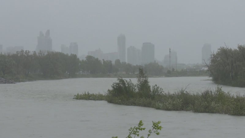 Rainfall warning continues in Calgary, between 50 to 100 mm expected