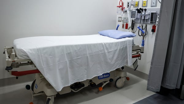 Alberta health-care wait lists climb past half a million, as Alberta stops tracking deaths of those waiting for treatment