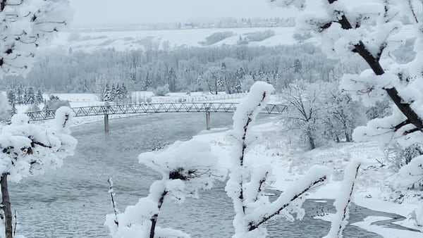 Last bit of snow before warm weather returns to Calgary