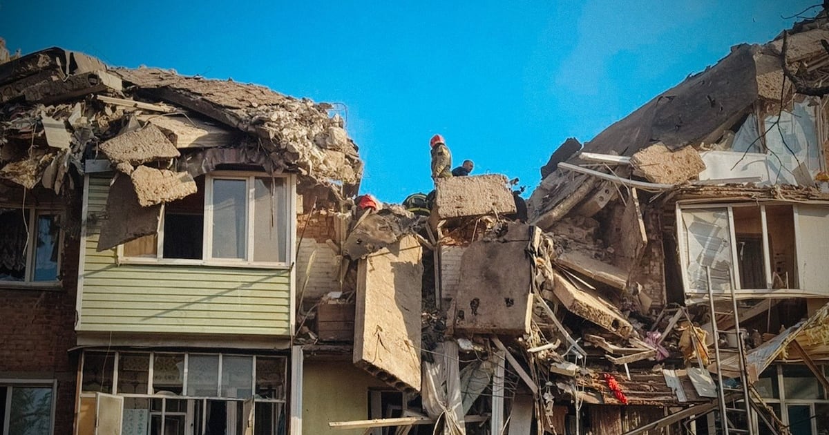 Russian strikes on Ukrainian cities kill at least 19 in a major attack ...