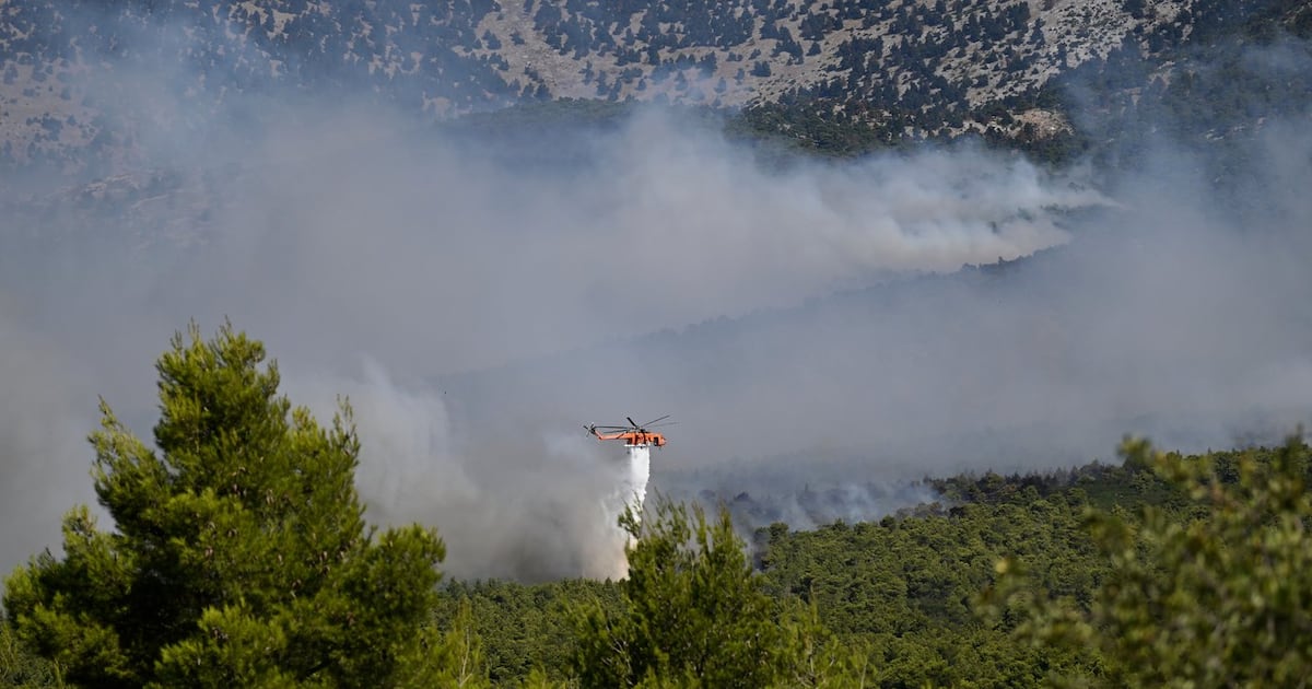 2 firefighting planes collide midair near Athens