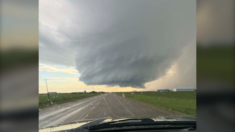 Tornado touches down in northern Alberta