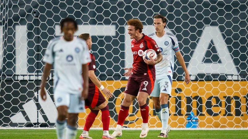 Sargent scores three times as Toronto FC rallies to tie Philadelphia Union 4-4