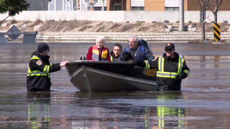 Sandbaggers needed as water levels on Ottawa River rise, councillor says