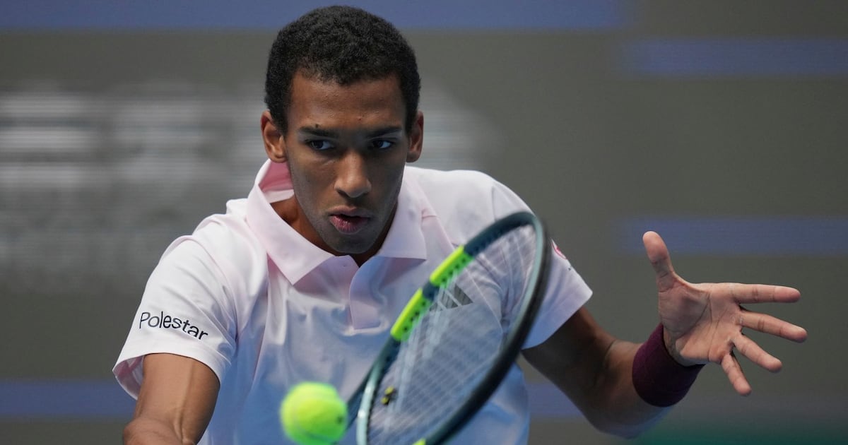 Auger-Aliassime bounces Carreno Busta, advances to round of 16 at Shanghai ...