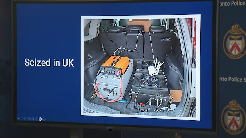 Suspects in custody after SMS blaster used to send fraudulent texts to tens of thousands of devices in Toronto: police