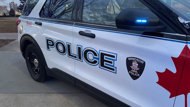Windsor Police investigating crash that left two teens seriously injured