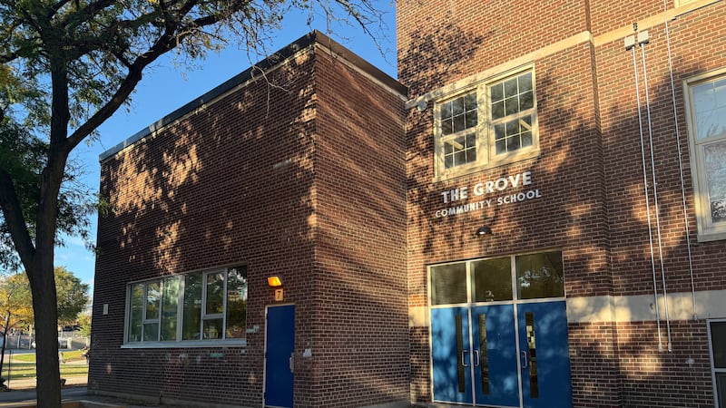 ‘Restore our classes’: Parents at Toronto alternative school concerned about triple-grade class