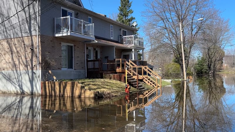 Flood levels stabilize in Gatineau, but anxiety lingers for residents