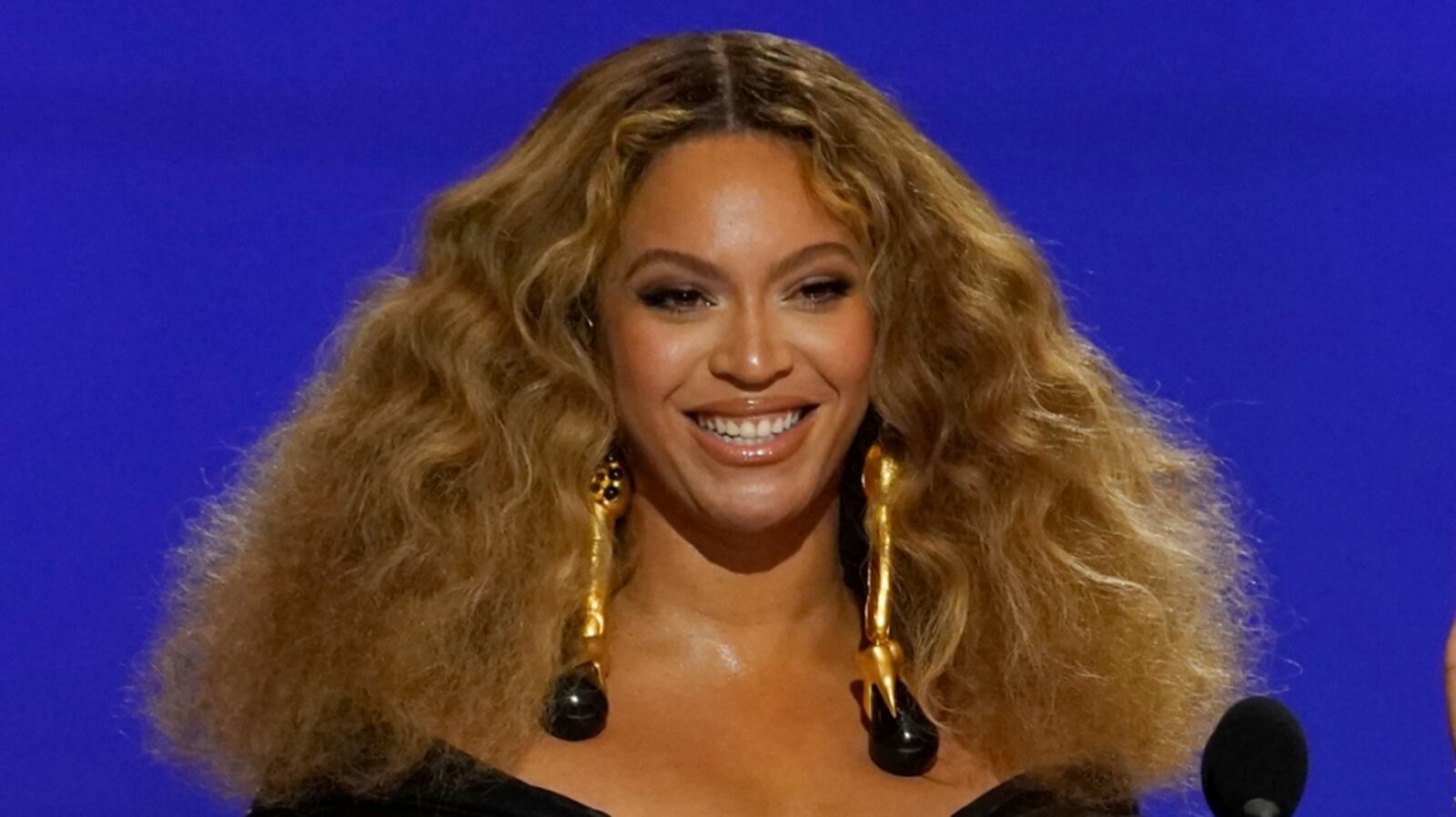 Beyoncé dazzles fans in 'Renaissance' world tour opening concert