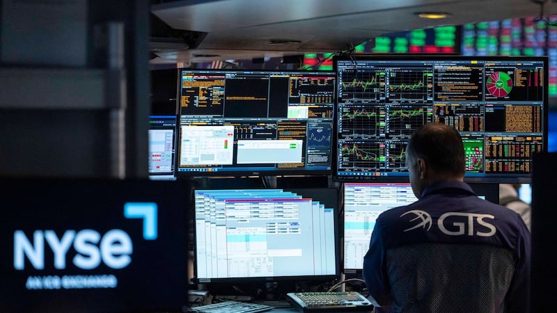 U.S. stocks fall on Wall Street as oil prices jump back above US$100 a barrel after Iran war escalates