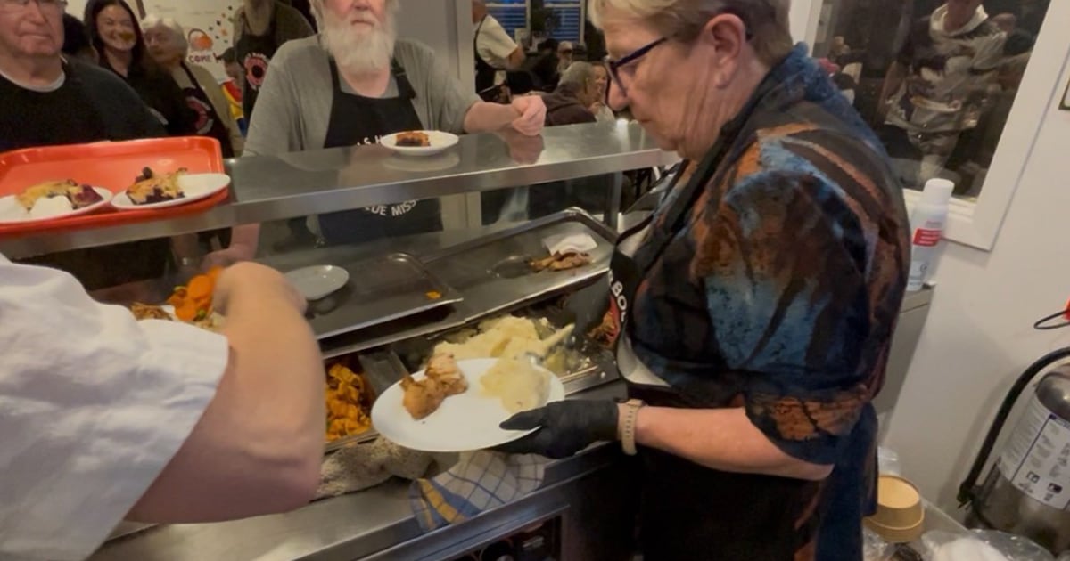 Notunterkunft in Nova Scotia serviert 2.000 Thanksgiving-Essen
