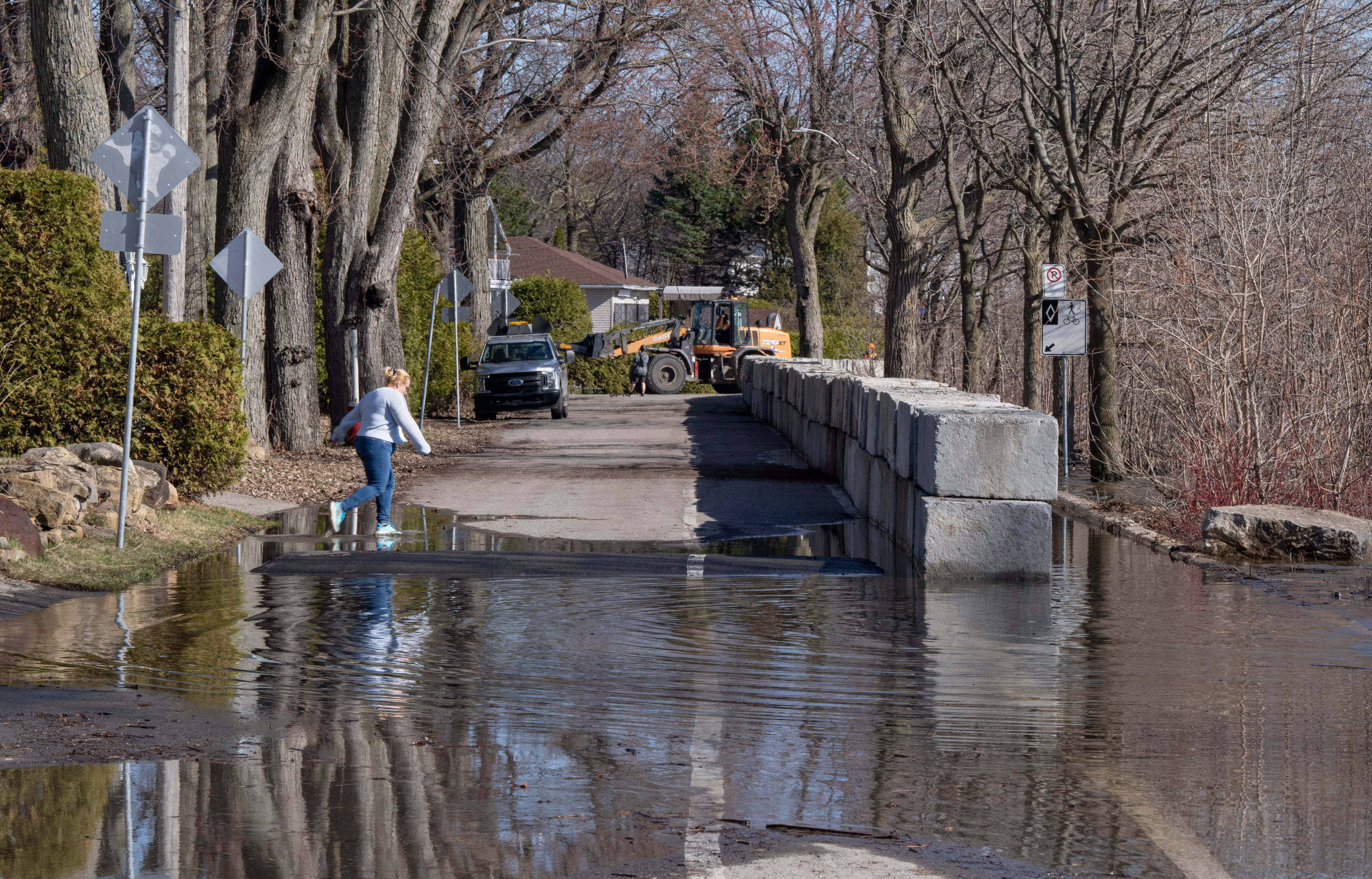 Spring flooding risks persist across Quebec as cooler weather helps limit d