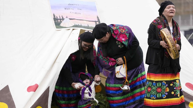 Cree child takes first steps on Parliament Hill in historic ceremony